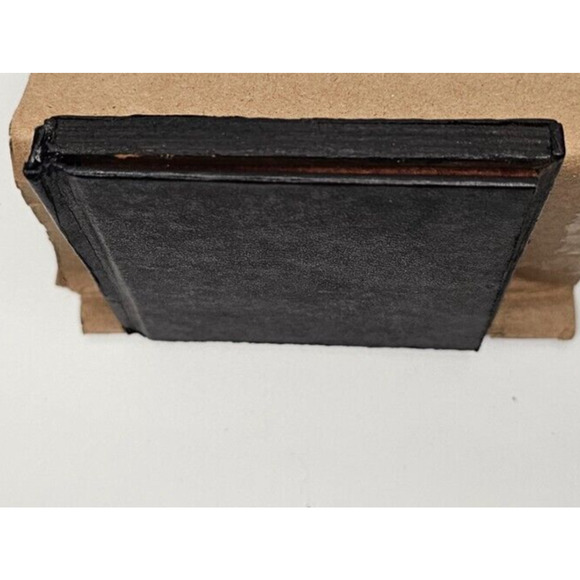 1/6th Plate Daguerreotype Of An Older Woman In Half A Union Case With Cover - Picture 11 of 11